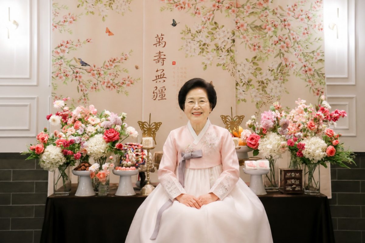 장수연 한복 어머님 기념사진